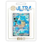 Coffret Ultraboost mettant en avant la carte Tortank ex 184/165 de l’extension 151, avec un assortiment de 10 cartes Pokémon françaises officielles.