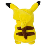 Gros plan sur le visage de la peluche Pikachu 20 cm, avec ses yeux expressifs et ses joues rouges fidèles à l’animé.