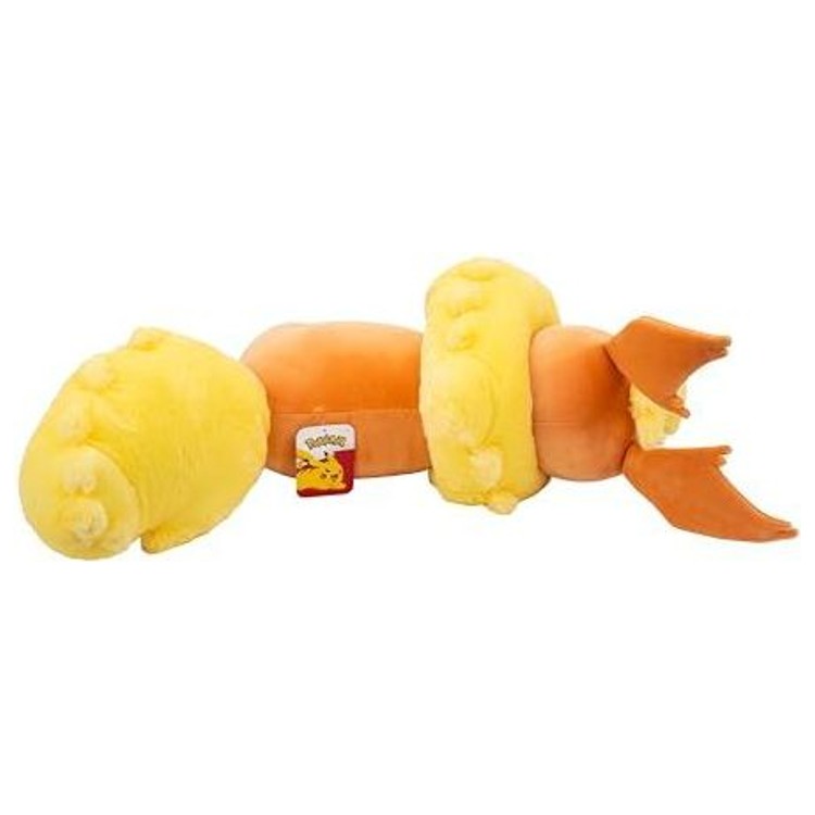 Peluche Pyroli 45 cm photographiée de profil, mettant en valeur sa queue enflammée et sa posture allongée de repos.